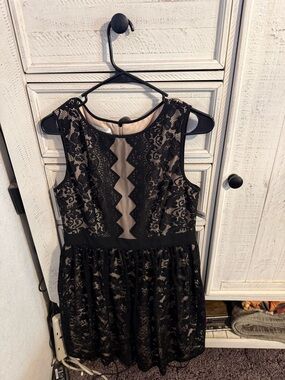 London Style Black Lace Midi Dress
